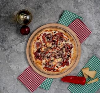 Bresaola Pizza (30 cm) | 480,00